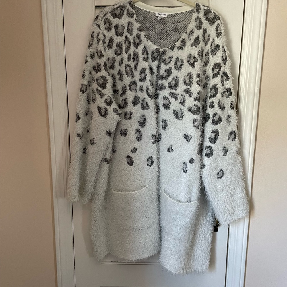 WESTPORT Mohair look sweater jacket.